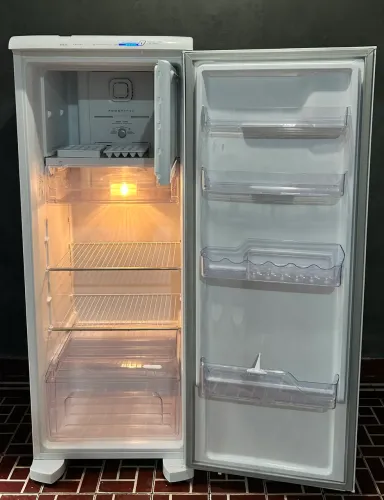 Geladeira Electrolux RFE39 Frost Free - R$ 1.300