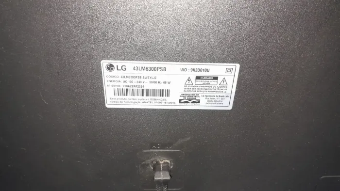 Vendo uma TV 43 polegadas LG com defeito na tela  700 reais