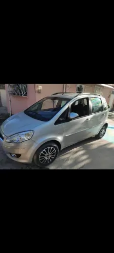 Fiat Idea Attractive 1.4 Fire Flex 8V 5P 2012