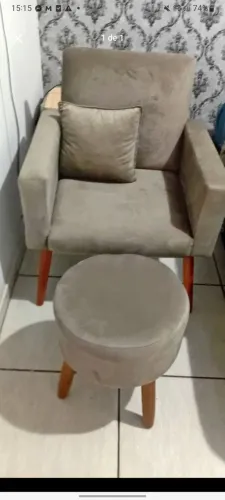 Poltrona nova com puff e almofada