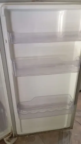 Geladeira usada pra vender