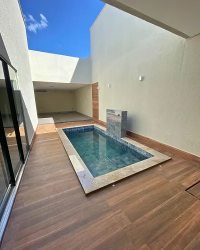 Casa à venda 3 quartos, sendo 1 suíte em Senador Canedo-Go.