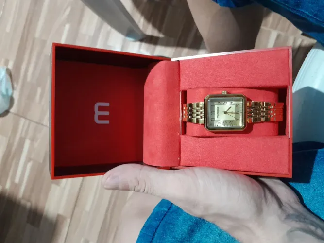 Relógio mondaine original na caixa