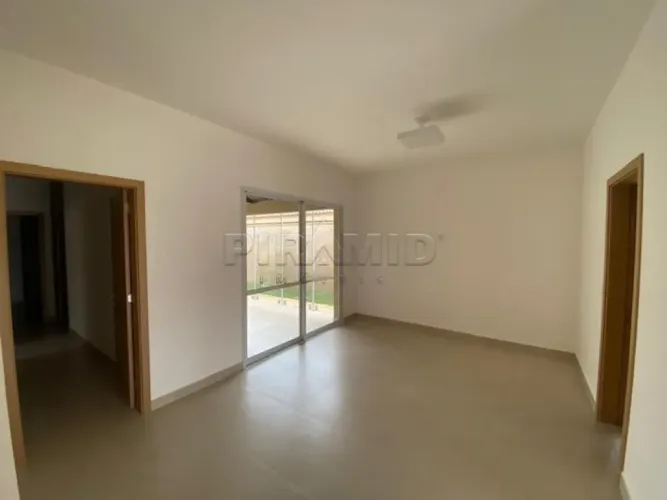 Casa em condomínio fechado, bairro Residencial Alto do Castelo, em Cravinhos/SP.
