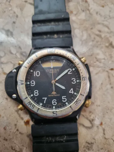 Relógio - Citizen Promaster Altichron Vintage C040 Série Ouro - Preto - Caixa em aço