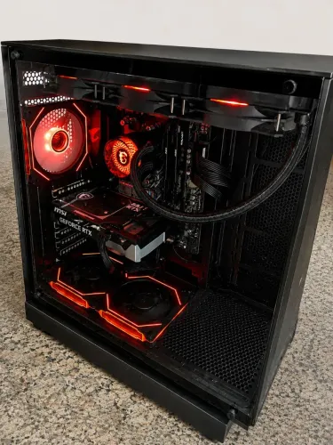 PC GAMER RYZEN 5 5600 + RTX 5060 MSI + 32GB FURY (3 ANOS DE GARANTIA)