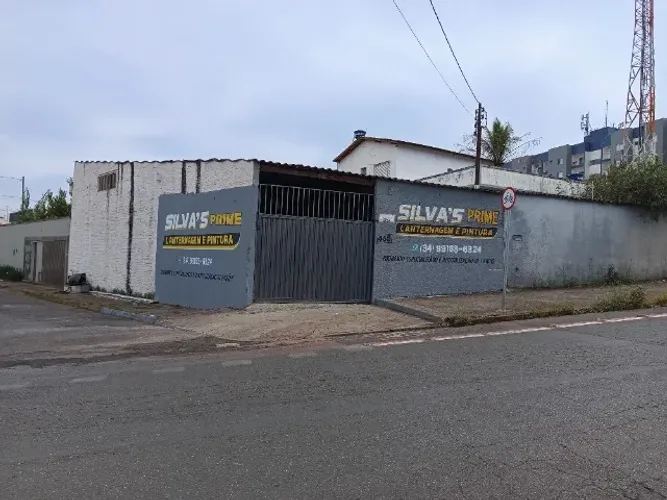 Aluga-se barracão na Rua da Mata ( de frente ao Bar do Cabaça ), de esquina e com 150 m