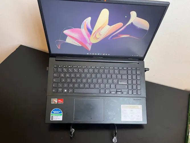 Notebook ASUS Vivobook Go 15 AMD Ryzen 5 16GB RAM
