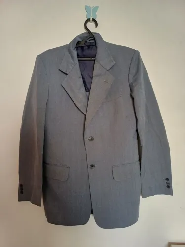 Blazer Vila Romana, veste até 42. Avaria: as manchinhas em destaque nas fotos.