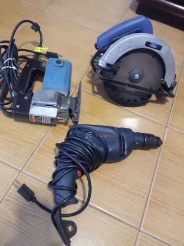 Kit ferramentas serra circular,uma furadeira Bosch,uma serra tico tico maquita 