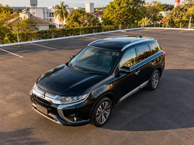 Mitsubishi Outlander HPE-S 2.2 Diesel 4X4 Aut. 2019