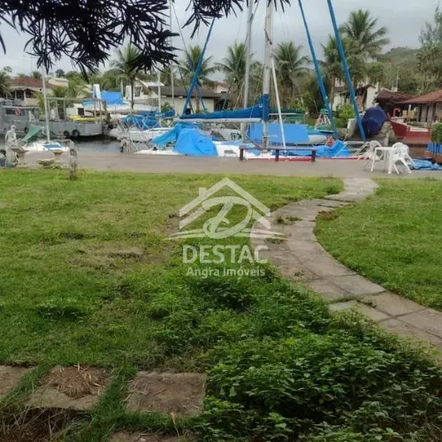 Casa de canal navegável em condomínio fechado- Angra dos Reis