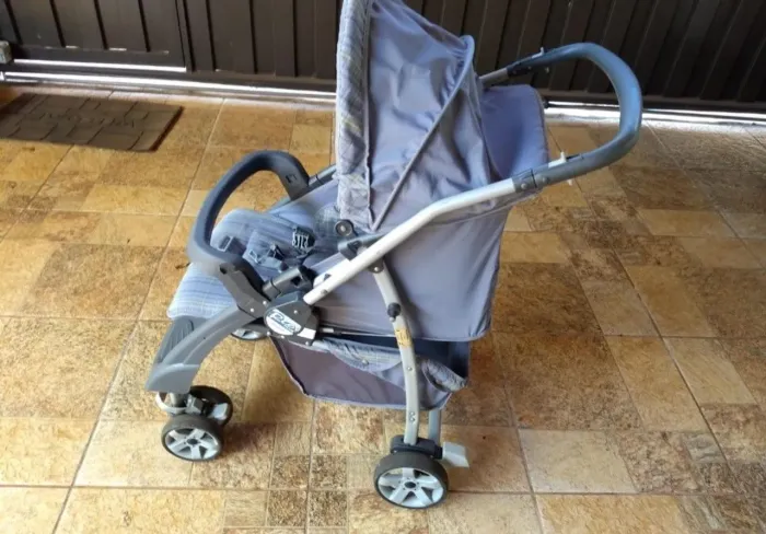 Kit Carrinho e bebê conforto da Burigotto