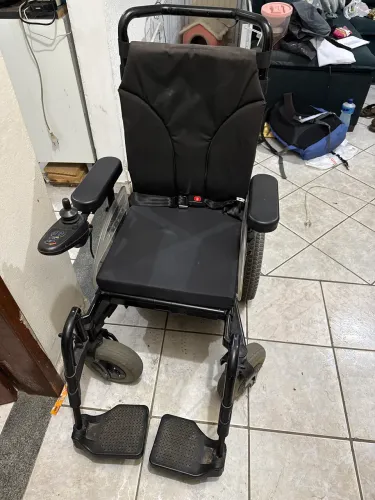 Cadeira de rodas motorizada Ottock