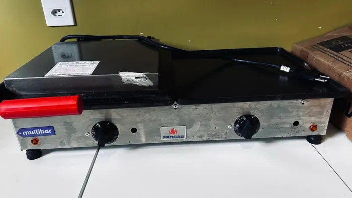 Chaleira semi nova