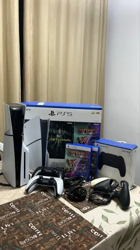 Console PlayStation 5 Slim 1TB + 2 Controles Dualsenses