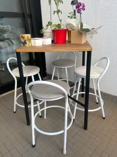 Mesa e Bancos (banquetas) 60x60 cm cozinha