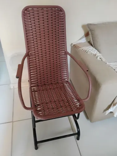 Cadeira de balanço semi nova toda boa