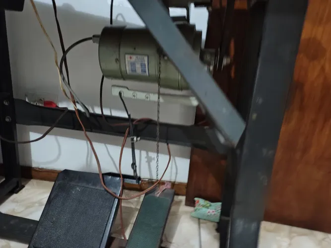 Máquina Overloque para costura