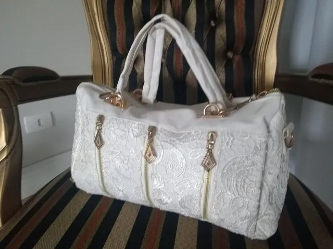 Bolsa branca com renda