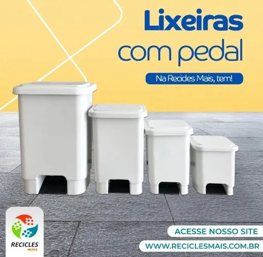 Lixeira Plástica com Pedal 50 Litros