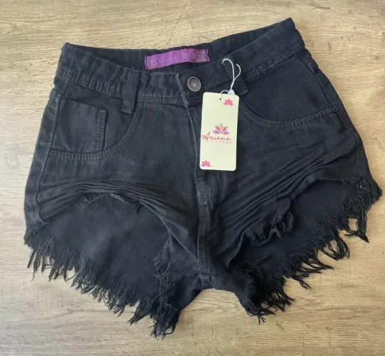 Short Jeans Preto Enrugado Desfiado - Tam:38