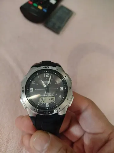 Relógio Casio  Wave Ceptor, Carregamento solar.