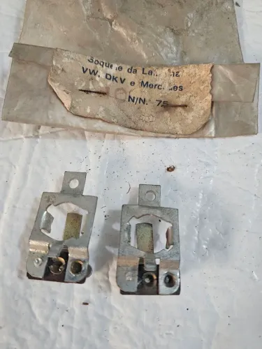 Fusca dkw vemag caminhão Mercedes soquete farolete farol olho de boi novo