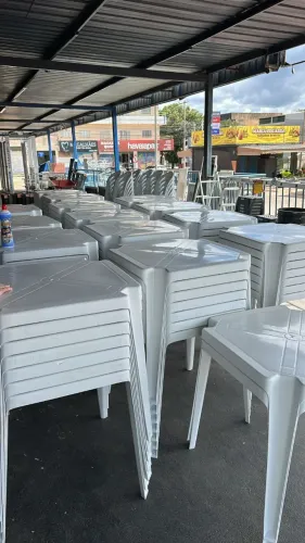 Aluguel de mesas e cadeiras para seu evento - (mesa + 4 cadeiras) a vista R$12 reais 