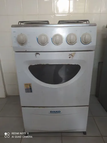 Fogão Dako com forno auto limpante
