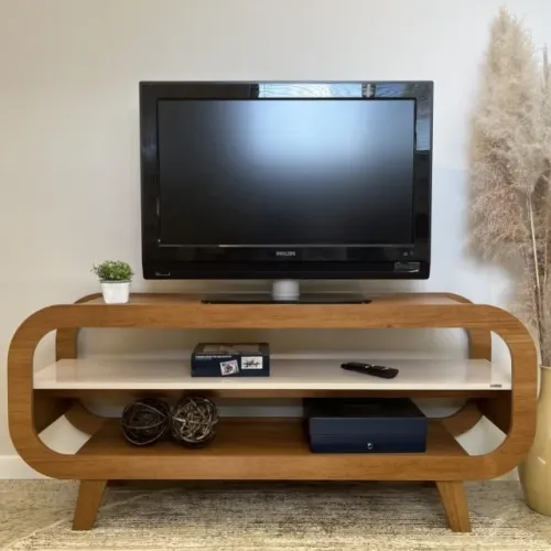 Rack para TV até 50" em MDF e MDP Design Retrô Largura 133cm