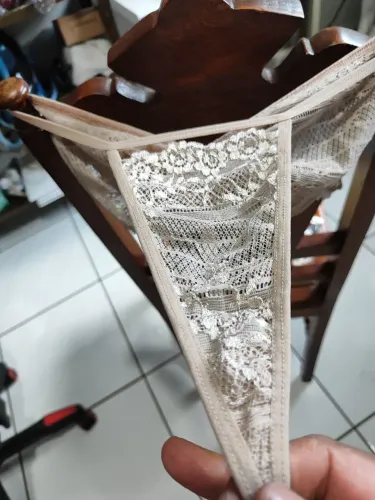 Calcinha borboleta em renda nude