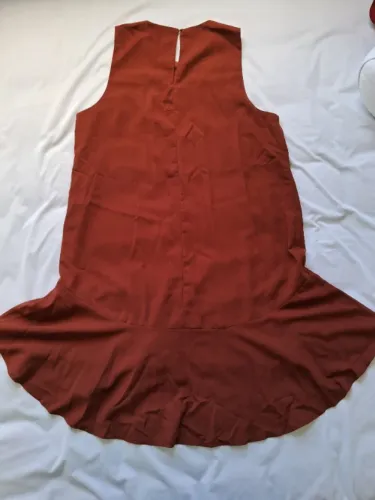 Vestido Marrom forrado e com babado