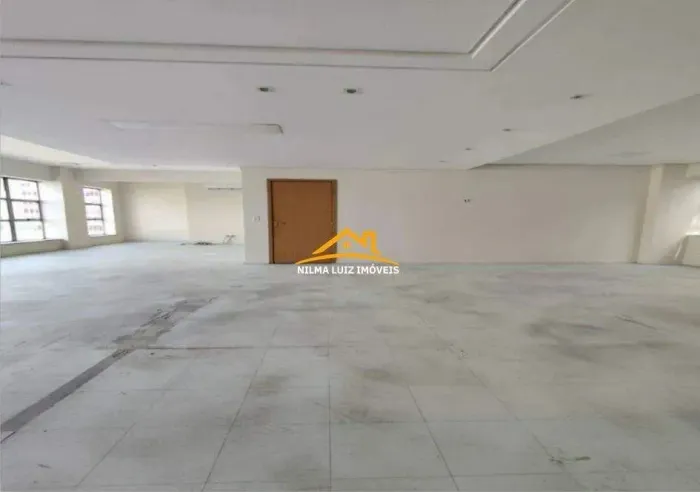 Andar no Centro de Belo Horizonte com 327m2 para a venda.
