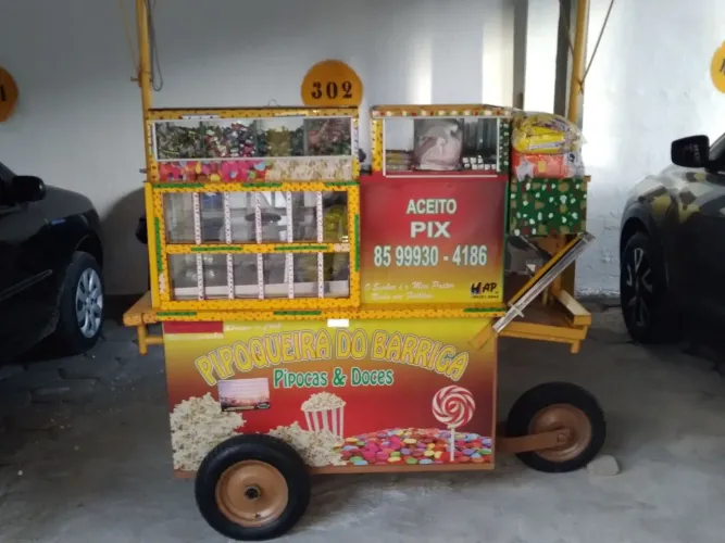 Carrinho de Pipocas e Doces