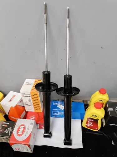 "" Super Promoção Mês Novembro "" Amortecedor traseiro Golf 95... Valor 80,00 (cada)