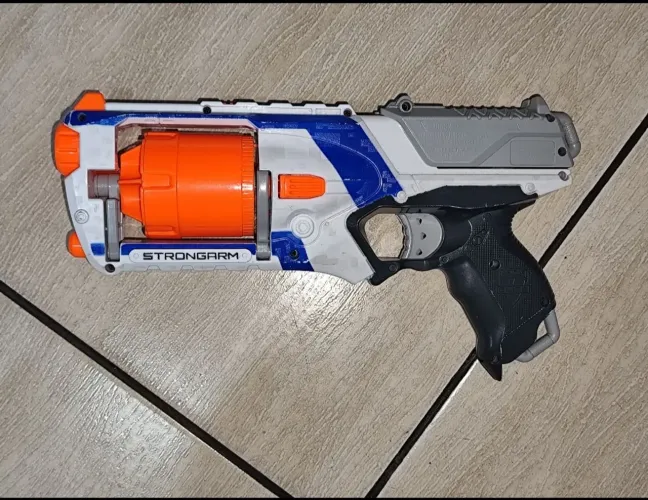 Pistola Nerf Strongarm