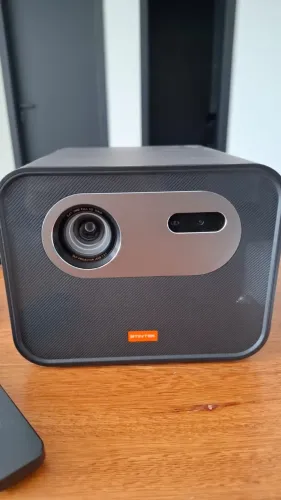 Projetor Byintek Max Full HD 1080P DLP 2200 ANSI Lumens Android TV 11.0 3D 4K