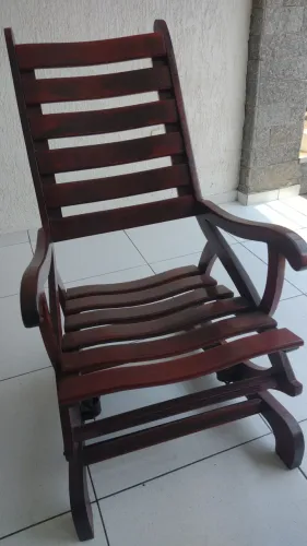 Cadeira de Madeira para Relaxar