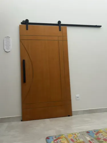 Porta De Madeira + Kit De Correr + Puxador