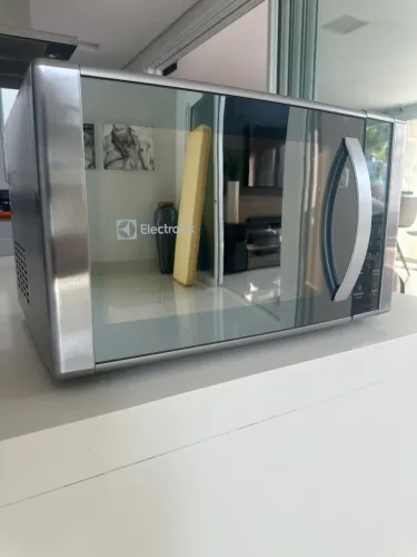 Microondas Electrolux 31 litros Inox Espelhado com função Grill