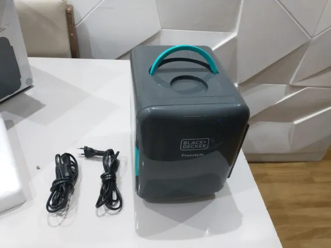 Geladeira e estufa portátil Black e Decker