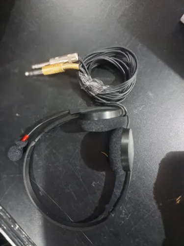 HEADSET COM CABO P10