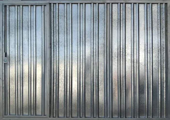 Portão de correr com portão social. 3x2.10m