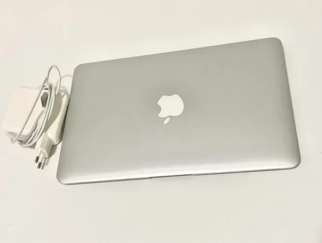 Apple MacBook Air (13インチ, Mid 2013) Apple MacBook Air 13-inch (Mid 2013) - Review 2013 - PCMag Australia