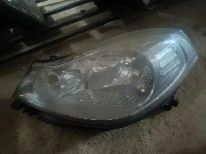  Farol Esquerdo Renault Symbol 2009 a 2013    etq5815