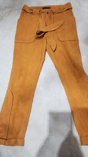 Calça Amarela com Cinto - Estilo e Conforto