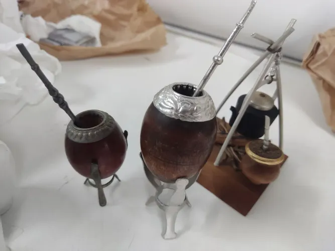 Miniatura de jogo de chimarrão decorativa