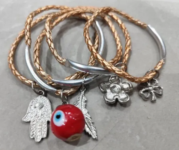 Pulseira olho grego um luxo
