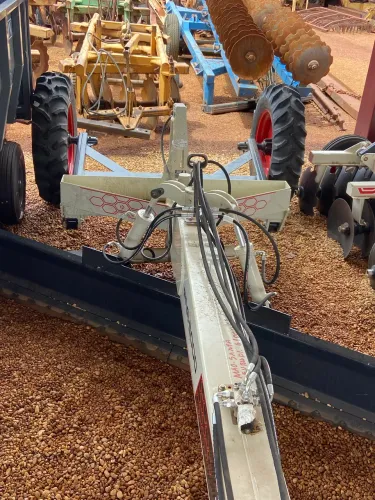 Plaina agrícola traseira